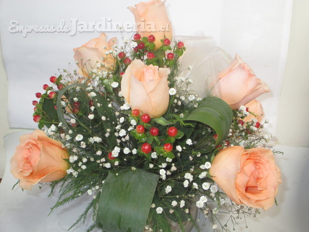Arreglo floral en rosas damasco