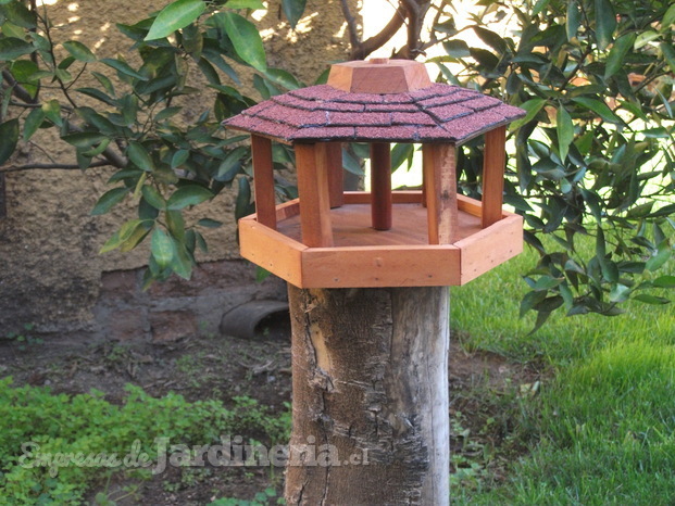 Comedero hexagonal para aves